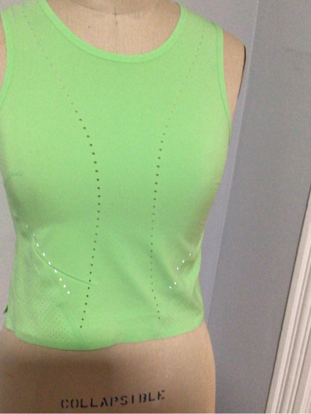 lululemon athletica Mint Green Polka Dot Active Top size 4